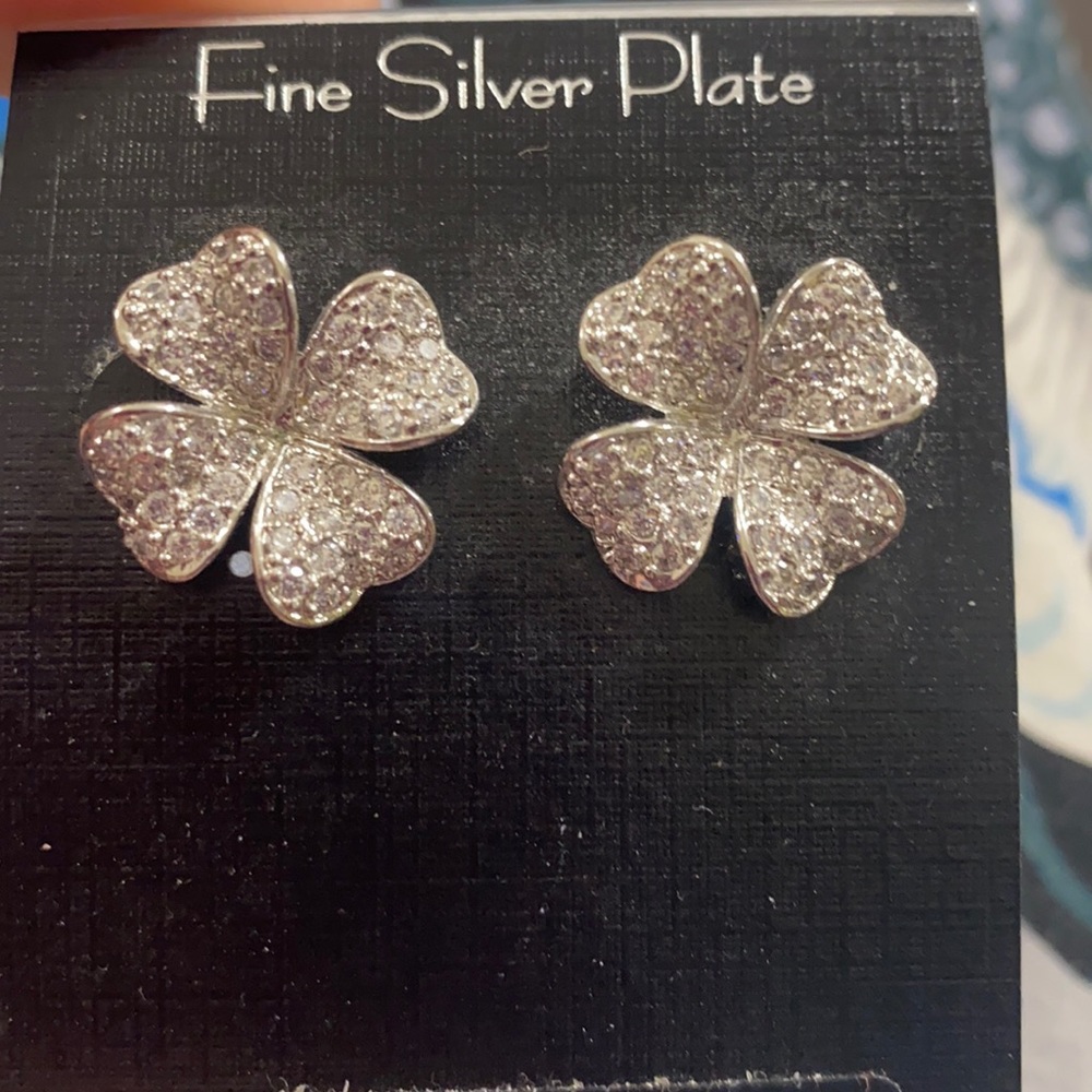 Flower cubic crystal zircon earrings